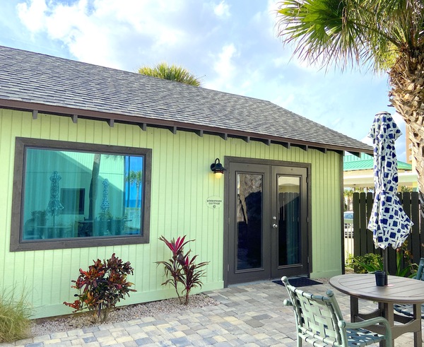 One Bedroom Courtyard Private Cottage Photo 1